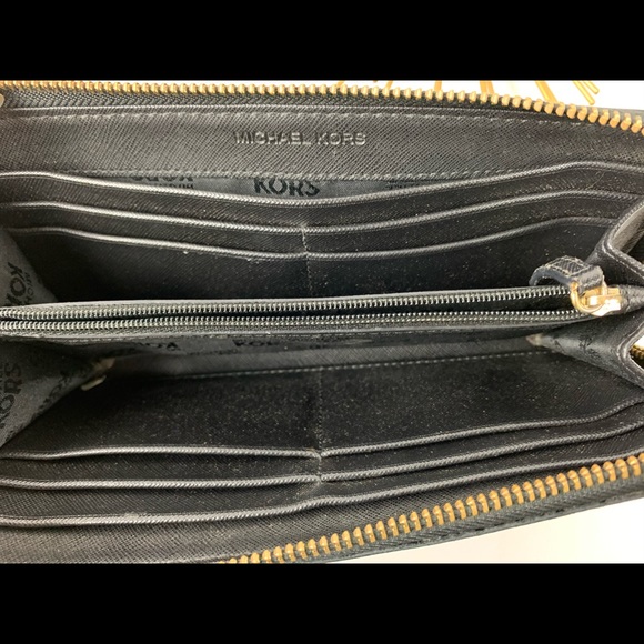 MICHAEL KORS Black Snake Skin Embossed Wallet - Picture 2 of 8